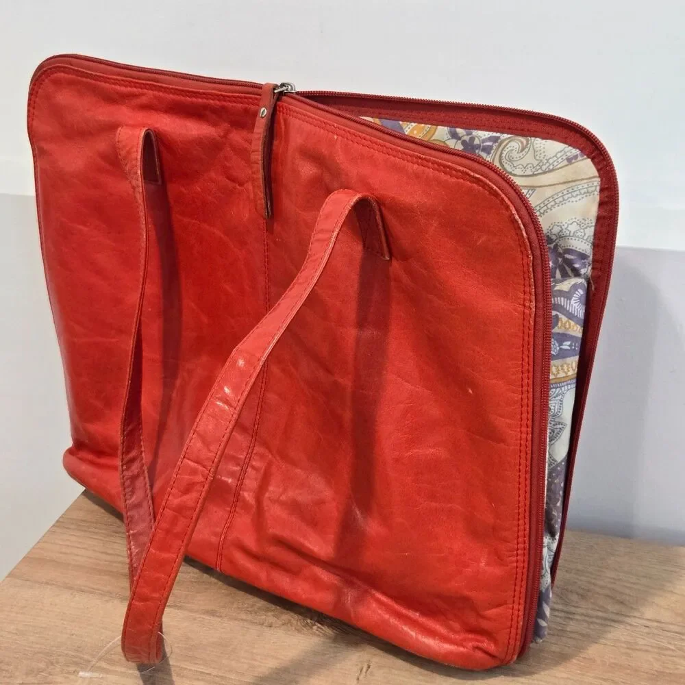 Latico‎ Red Leather Business Tote Bag Shoulder Laptop Full Zip around Organizer